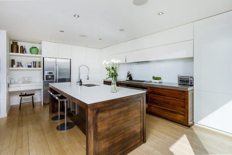 Photo of property in 306 Hurstmere Road, Takapuna, Auckland, 0622