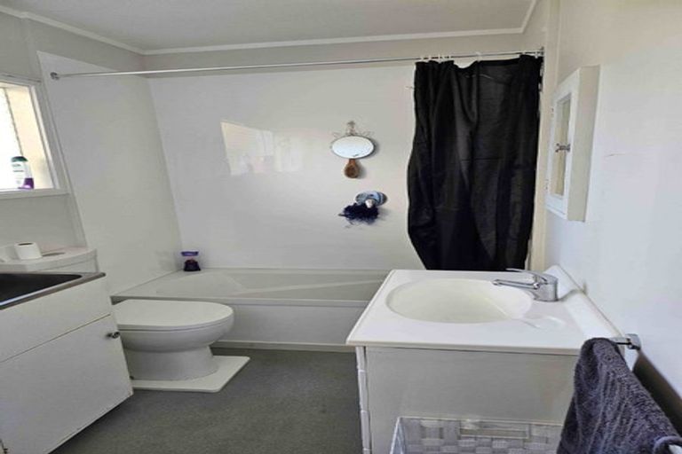 Photo of property in 13a Bedford Street, Northland, Wellington, 6012