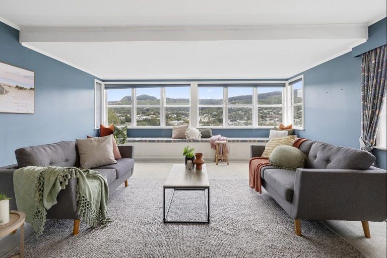 Photo of property in 19a Tawa Terrace, Tawa, Wellington, 5028