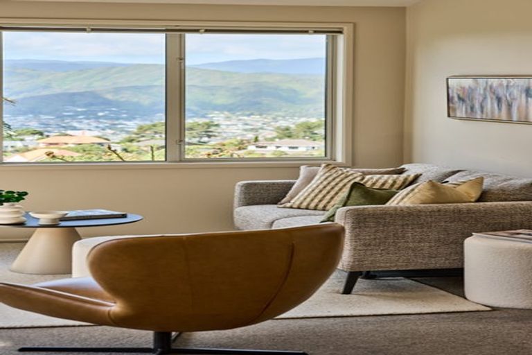 Photo of property in 21 Arahiwi Grove, Tirohanga, Lower Hutt, 5010