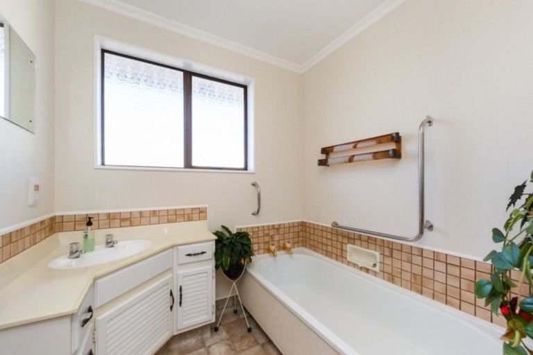 Photo of property in 1 Ascot Court, Feilding, 4702