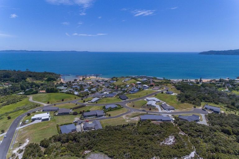 Photo of property in 14 Sunrise Place, Cable Bay, 0420