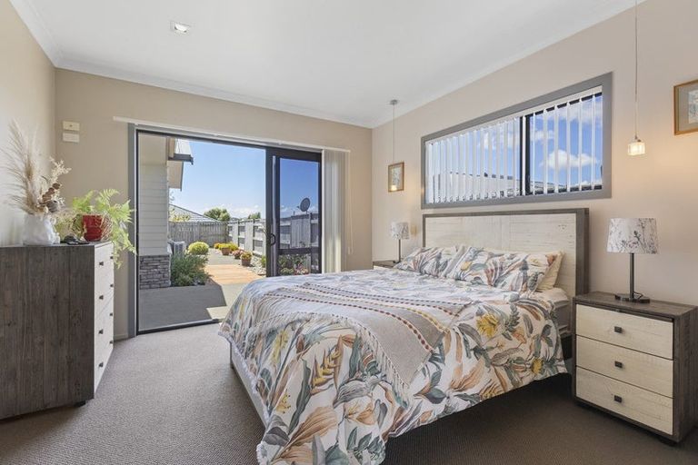 Photo of property in 48 Karamea Street, Whalers Gate, New Plymouth, 4310