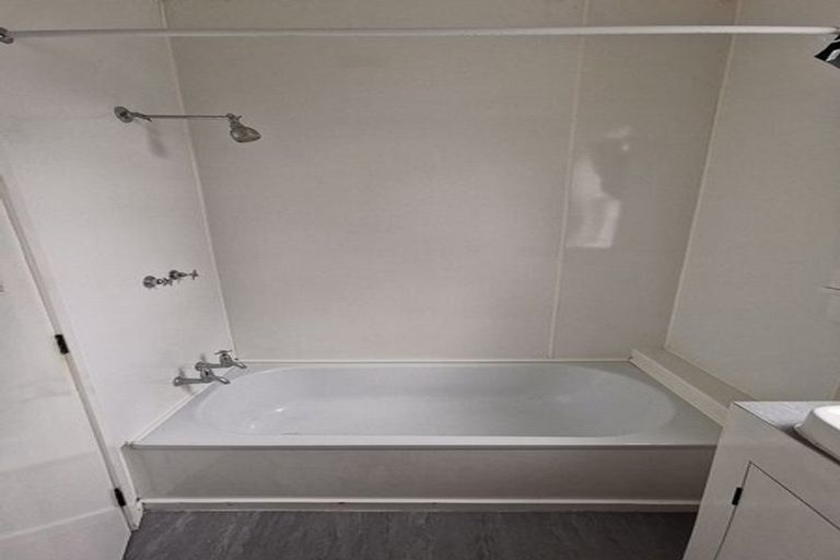 Photo of property in 71 Pirie Street, Mount Victoria, Wellington, 6011