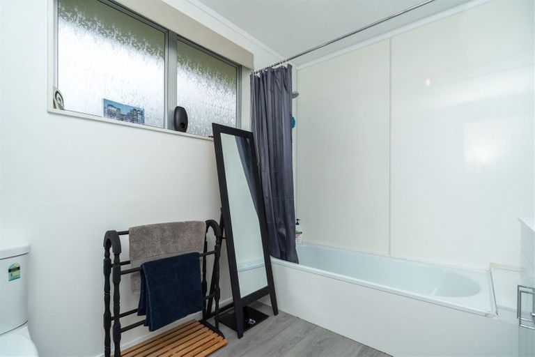 Photo of property in 15a Urlich Avenue, Melville, Hamilton, 3206