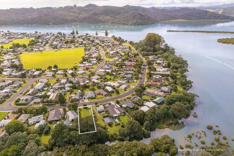 Photo of property in 38 Robinson Road, Whitianga, 3510