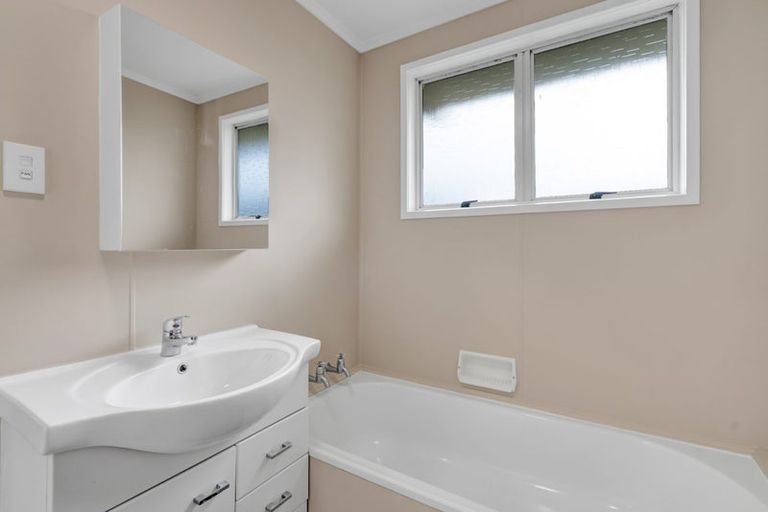 Photo of property in 12 Oleander Place, Bell Block, New Plymouth, 4312