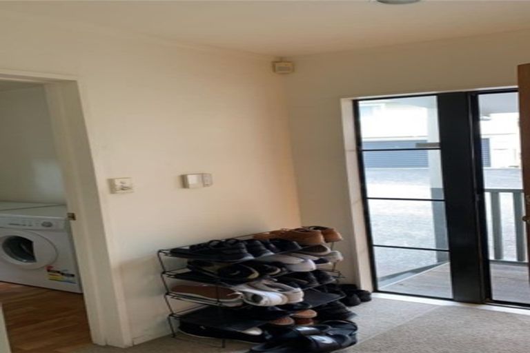 Photo of property in 1/66 Seaview Road, Glenfield, Auckland, 0629