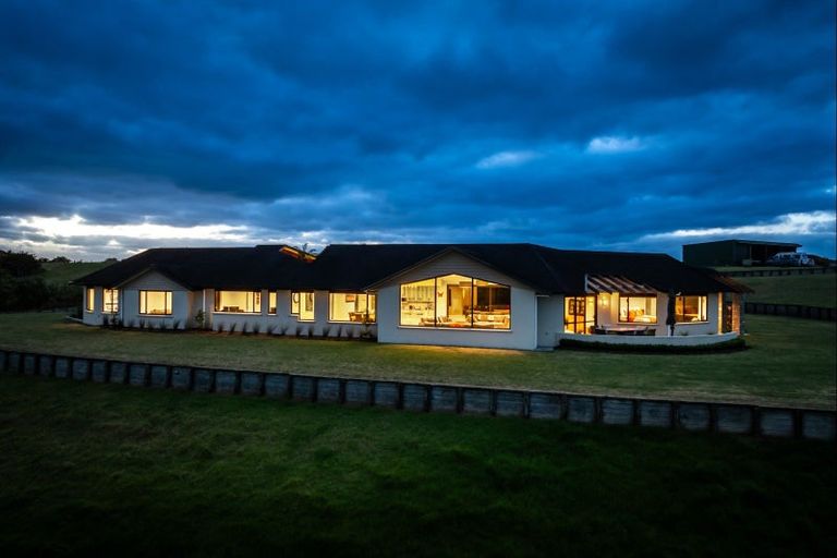 Photo of property in 70 Baylys Coast Road, Dargaville, 0377