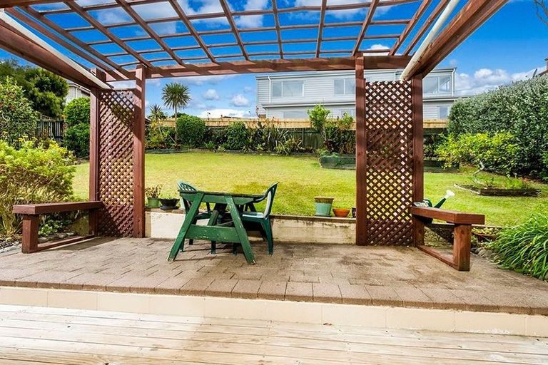 Photo of property in 73 Lynden Avenue, Hillcrest, Auckland, 0627