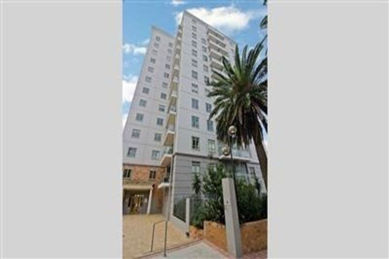 Photo of property in Highgate Towers, 9c/8 Howe Street, Freemans Bay, Auckland, 1011