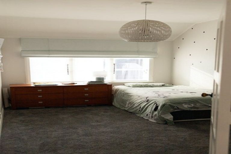 Photo of property in 1/27 Huka Road, Birkenhead, Auckland, 0626