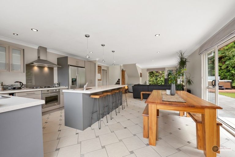 Photo of property in 10 Pomare Road, Tirohanga, Lower Hutt, 5010