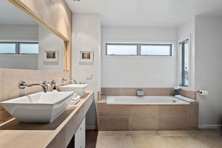 Photo of property in 74 Panorama Terrace, Queenstown, 9300