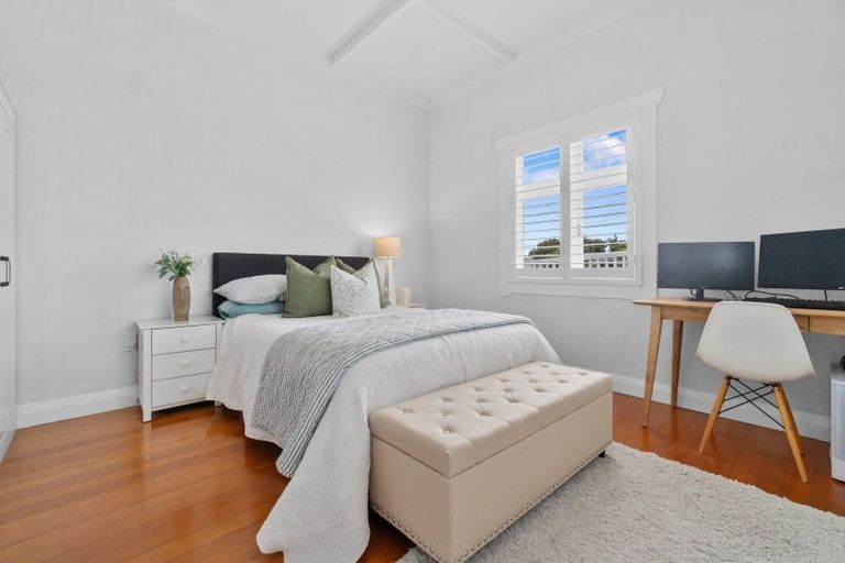 Photo of property in 38 Aramoana Avenue, Devonport, Auckland, 0624