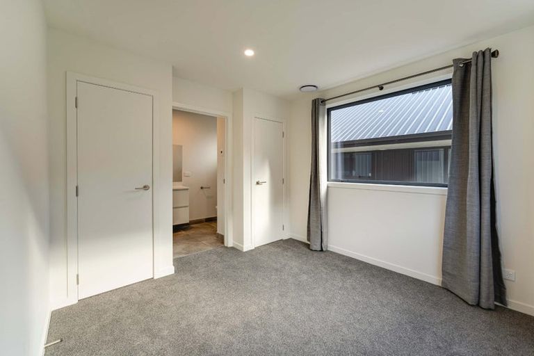 Photo of property in 33 Forage Road, Jacks Point, 9371