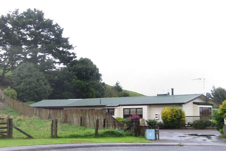 Photo of property in 8 Melton Place, Tokoroa, 3420