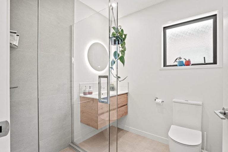 Photo of property in 12 Inder Street, Jacks Point, 9371