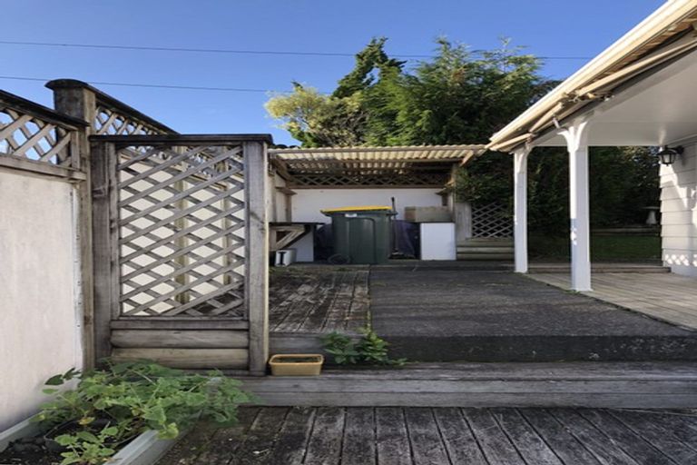Photo of property in 1024 East Coast Road, Fairview Heights, Auckland, 0630