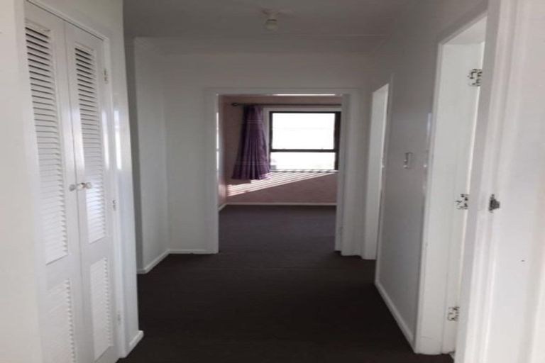 Photo of property in 36 Longburn Road, Henderson, Auckland, 0610