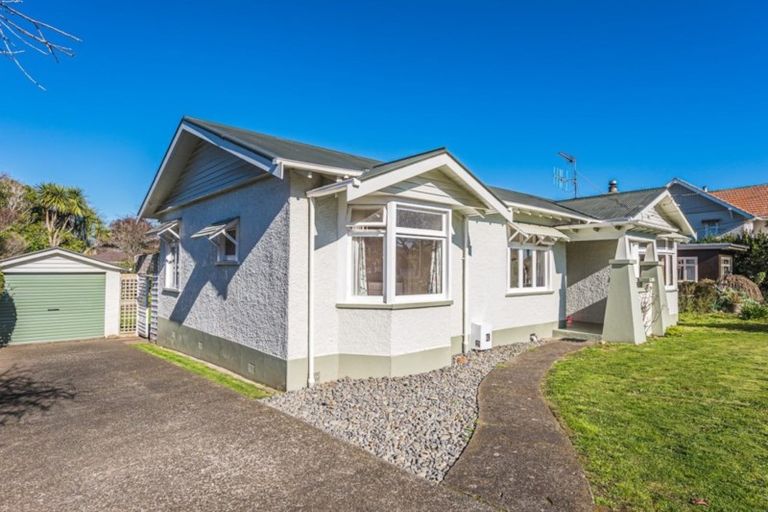 Photo of property in 19 Tarata Street, Saint Johns Hill, Whanganui, 4501