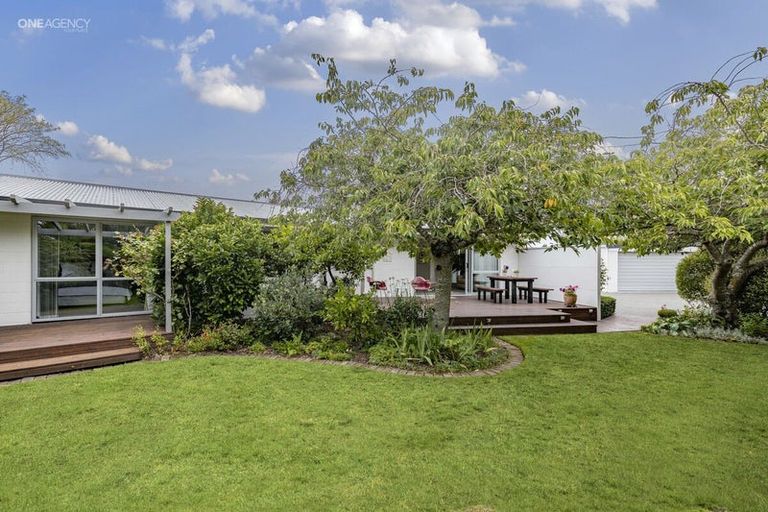 Photo of property in 276 Mairehau Road, Burwood, Christchurch, 8083
