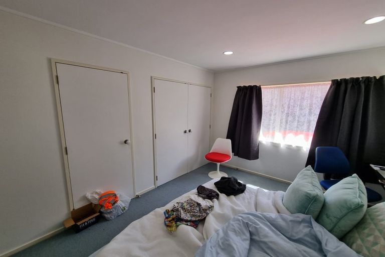 Photo of property in 2/74 College Road, Northcote, Auckland, 0627