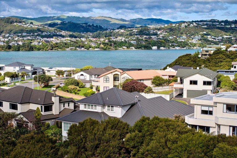 Photo of property in 21 Pendennis Point, Camborne, Porirua, 5026