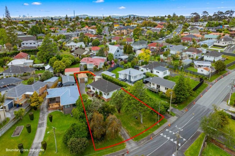 Photo of property in 48 Amberley Avenue, Te Atatu South, Auckland, 0610