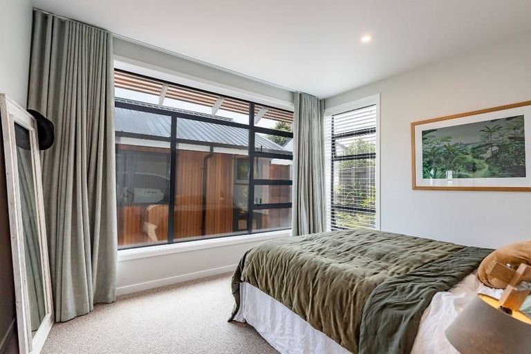 Photo of property in 33 Rauparaha Street, Waikanae Beach, Waikanae, 5036