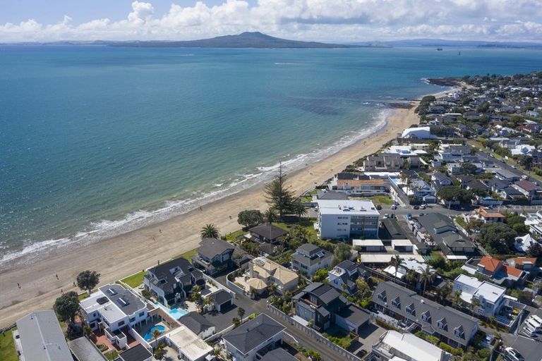 Photo of property in 5a Craig Road, Milford, Auckland, 0620
