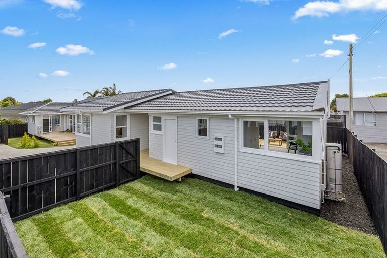 Photo of property in 15c Hamurana Place, Te Atatu Peninsula, Auckland, 0610