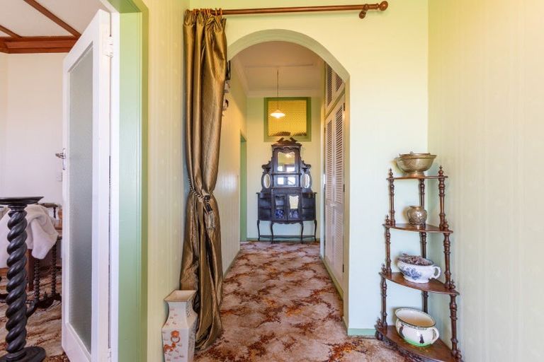 Photo of property in 10 Allardice Street, Dannevirke, 4930