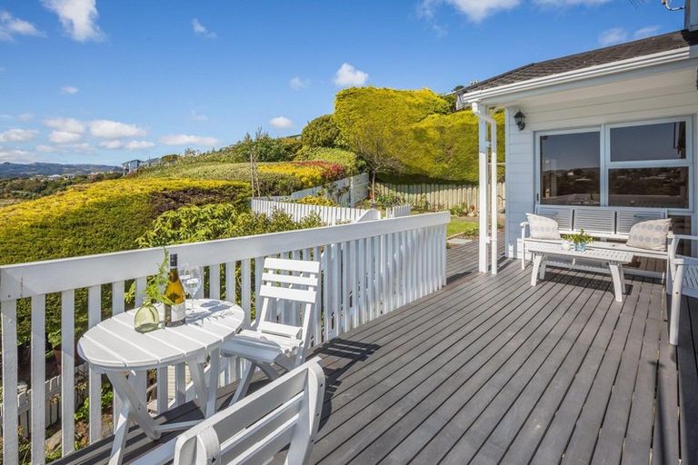 Photo of property in 15 Bosun Terrace, Whitby, Porirua, 5024