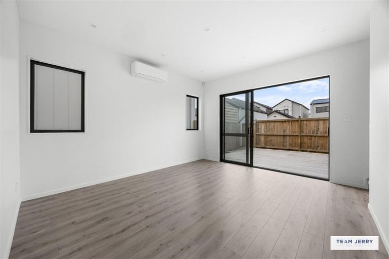 Photo of property in 137 Grove Road, Papakura, 2110