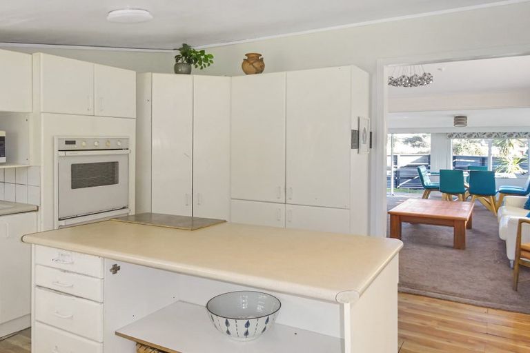 Photo of property in 23 Nash Parade, Foxton Beach, Foxton, 4815