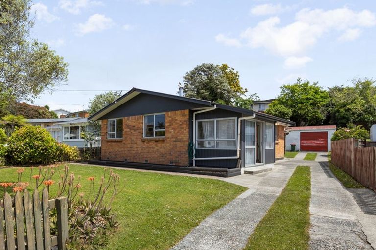 Photo of property in 22 Manapouri Place, Glenview, Hamilton, 3206