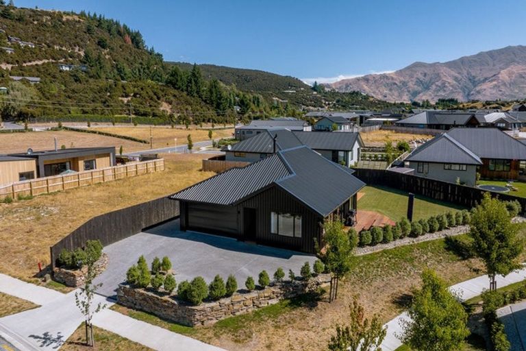 Photo of property in 5 Tahi Street, Albert Town, Wanaka, 9305