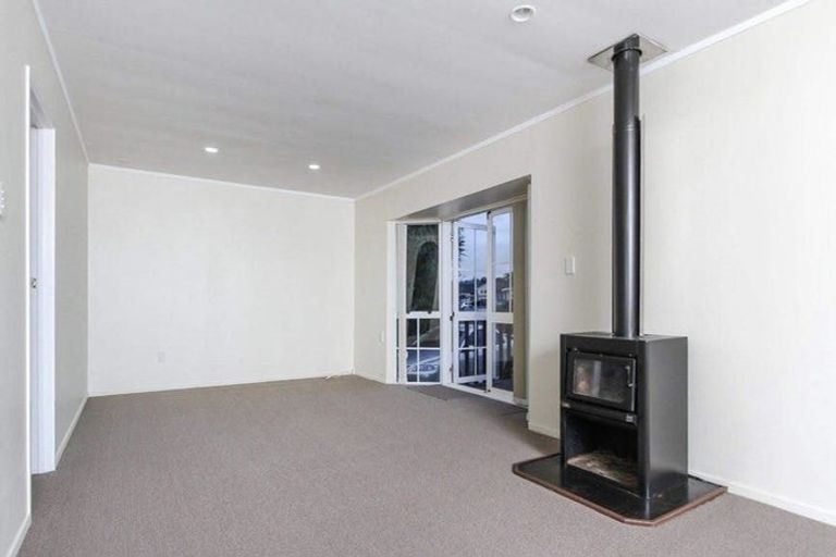 Photo of property in 223 Waitemata Drive, Ranui, Auckland, 0612