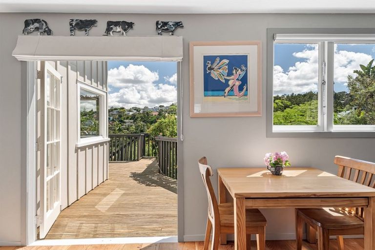 Photo of property in 91 Island Bay Road, Beach Haven, Auckland, 0626