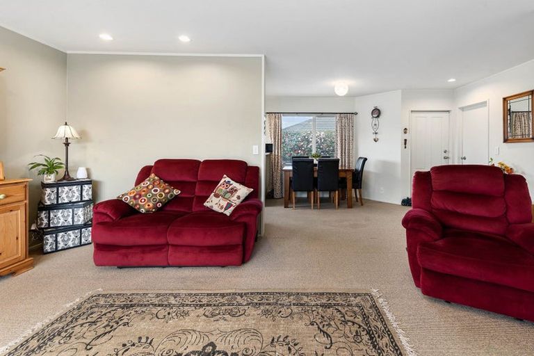 Photo of property in 9b Barraud Place, Pukehangi, Rotorua, 3015