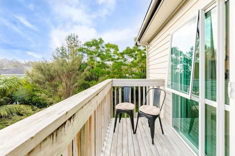 Photo of property in 10 Treetops Way, Bayview, Auckland, 0629
