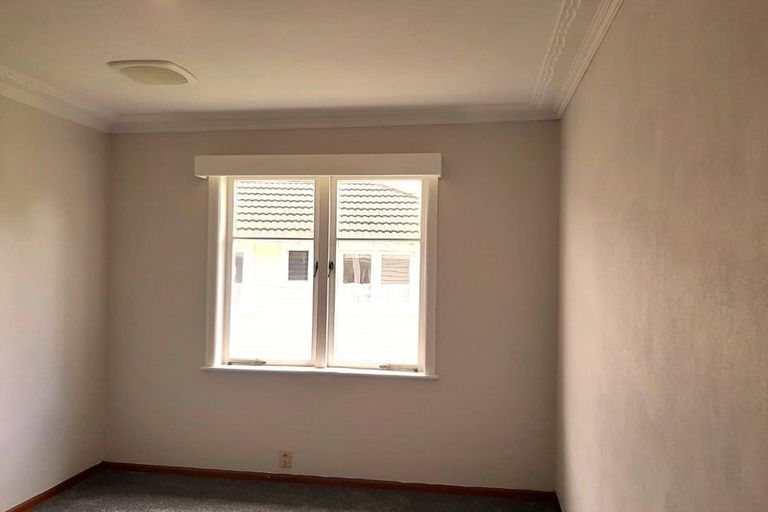 Photo of property in 10 Oakdale Road, Mount Roskill, Auckland, 1041