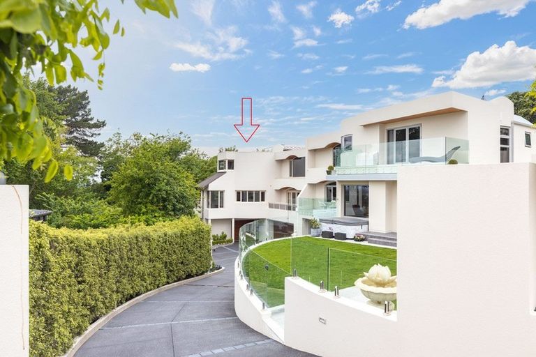 Photo of property in 32 Dyers Pass Road, Cashmere, Christchurch, 8022