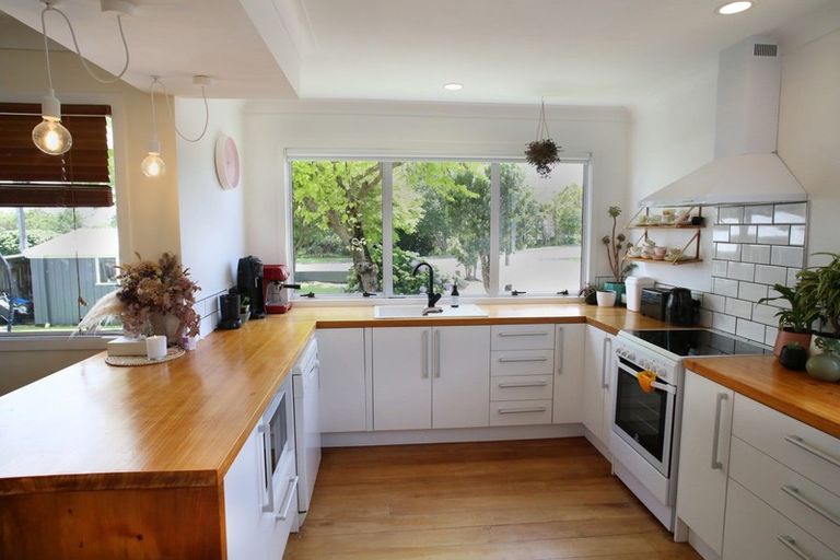 Photo of property in 10 Cowling Road, Hurdon, New Plymouth, 4310