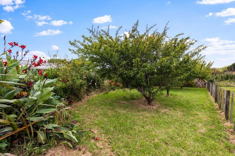 Photo of property in 3265 South Head Road, South Head, Helensville, 0874