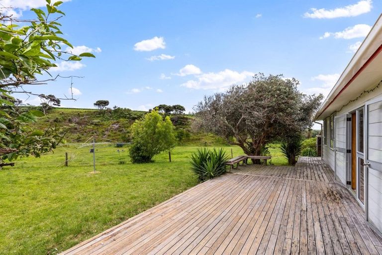 Photo of property in 3265 South Head Road, South Head, Helensville, 0874