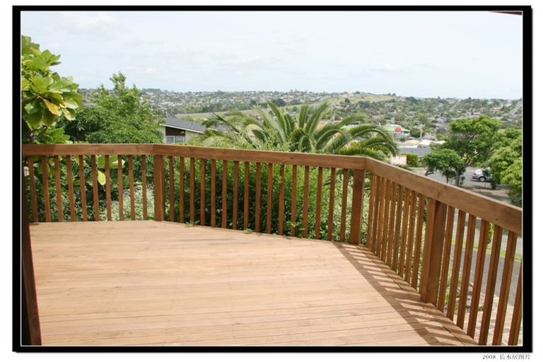 Photo of property in 15 Longwood Place, Forrest Hill, Auckland, 0620