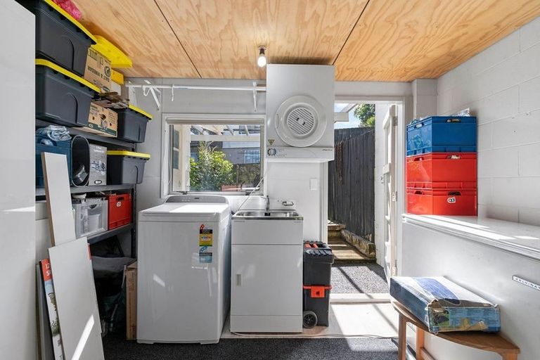 Photo of property in 1/19 Simon Ellice Drive, Bayview, Auckland, 0629