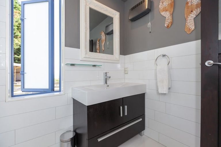 Photo of property in 105 Waterfall Road, Paraparaumu, 5032